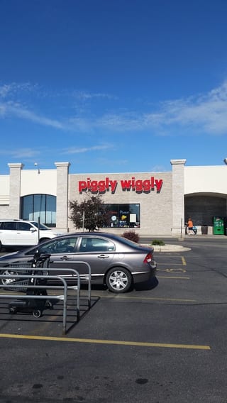 Piggly Wiggly - Milton