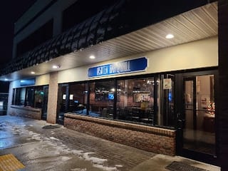105 Ten Bar & Grill