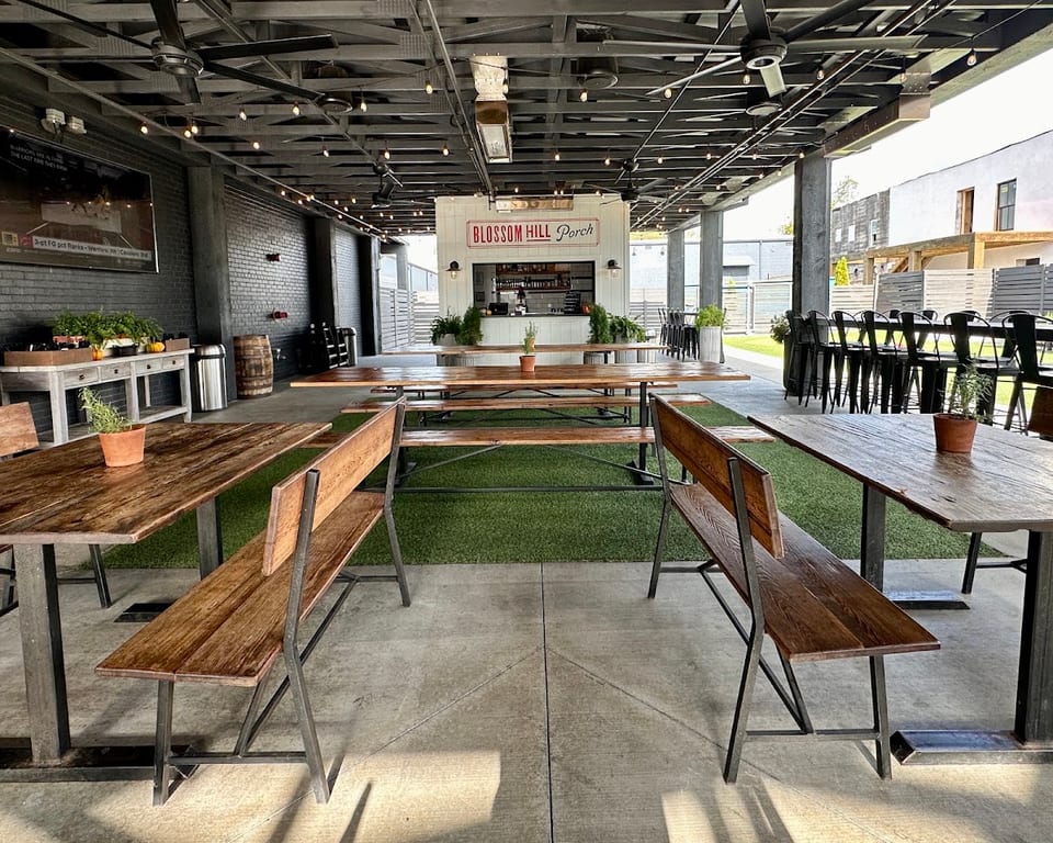 Blossom Hill Bbq & Burgers