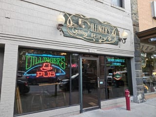 Dillingers Pub & Bootleggers
