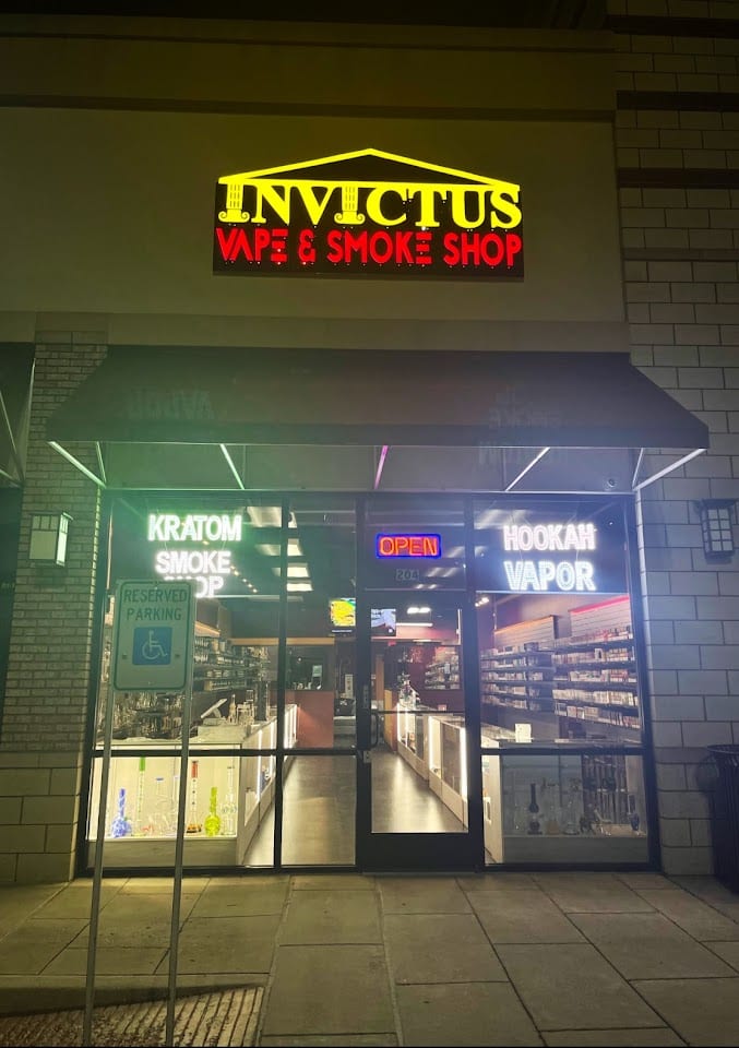 Invictus Vape and Smoke