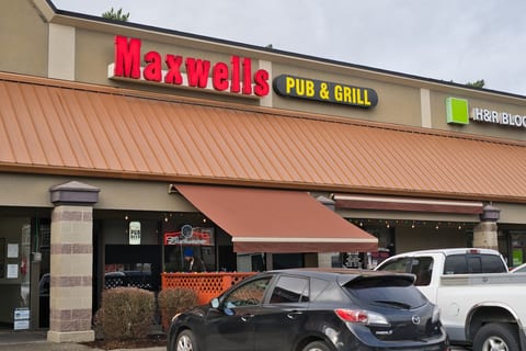 Maxwells Pub & Grill