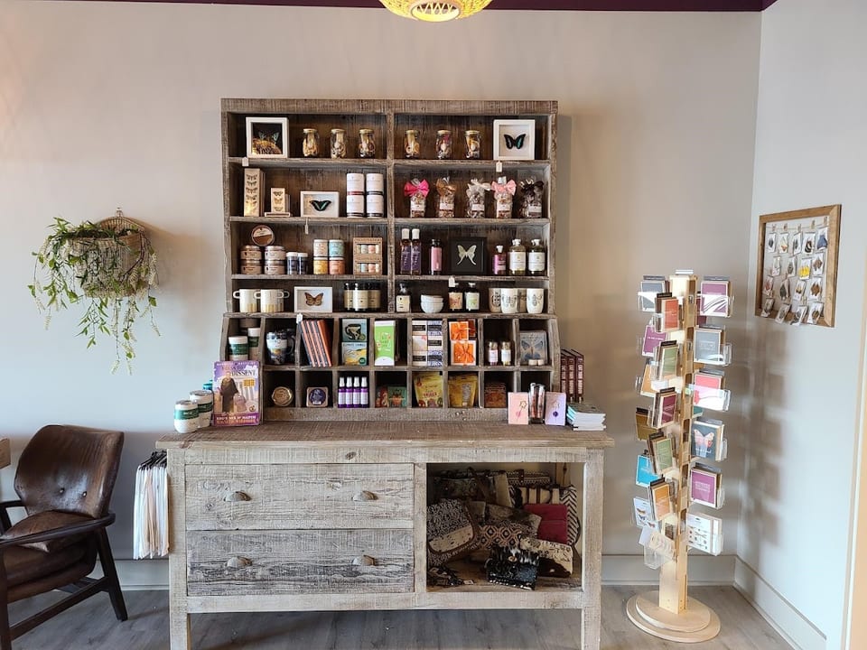 Lunas Coffee, Wine And Butterfly Cafe