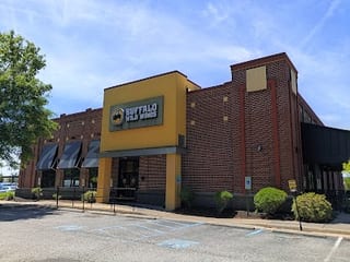 Buffalo Wild Wings Gril #199