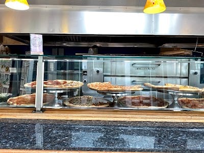 Maxis Pizza & Bar