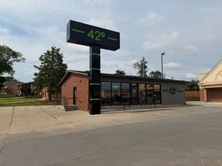 42 Degrees - Lincoln