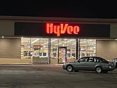 Hy Vee Food Store
