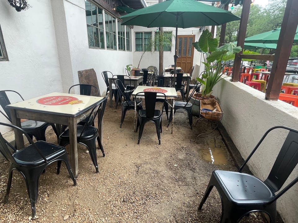 De Nada Cantina