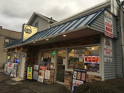 Luckys Beer & Deli