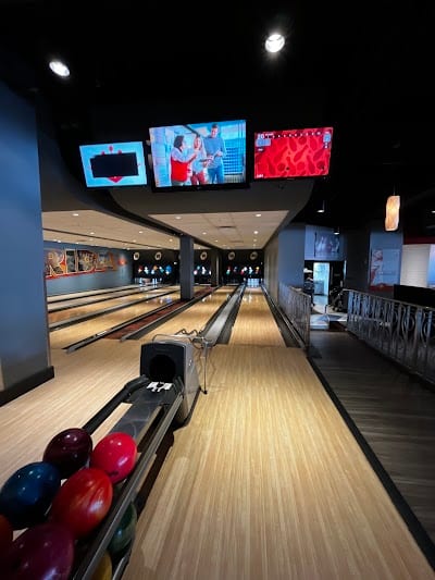 Splitsville Luxury Lanes