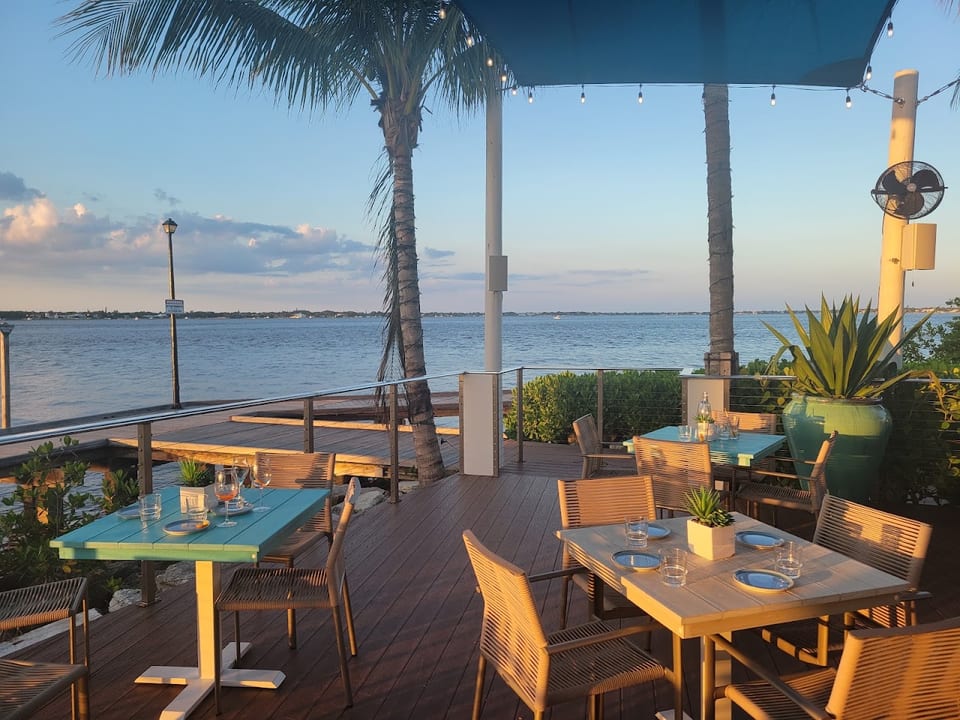 Hudson'S On The River