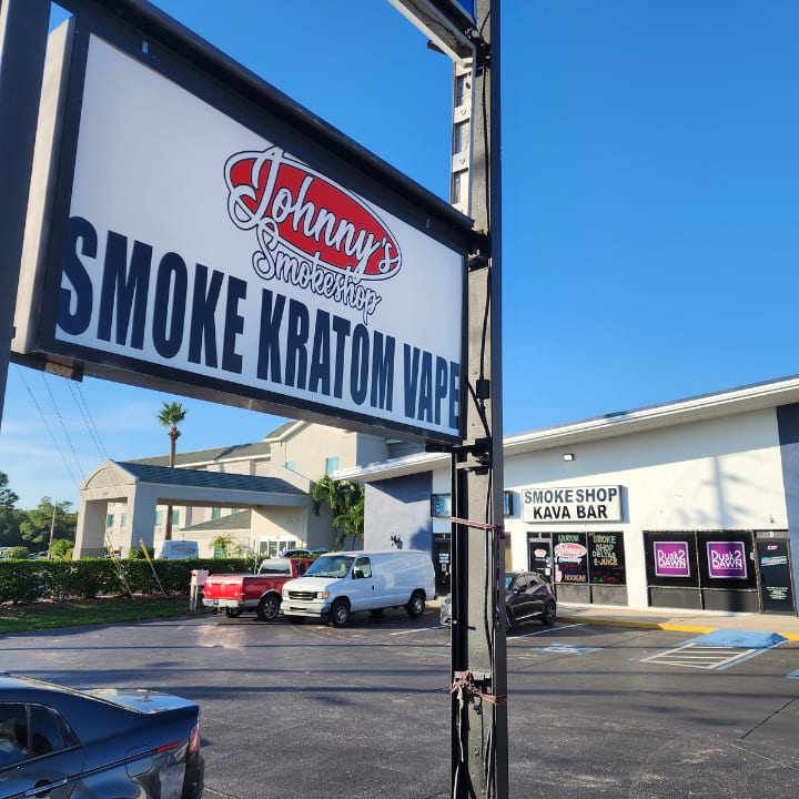 johnny's smoke shop & kava bar - Clearwater