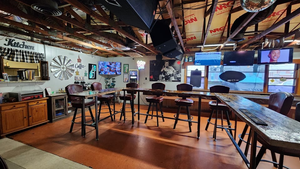 Cinnamon S Bar & Grill