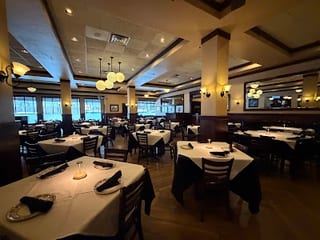 Maggianos Little Italy