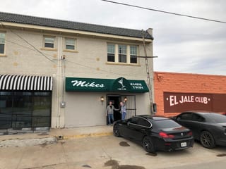 Mikes Gemini Twin Lounge