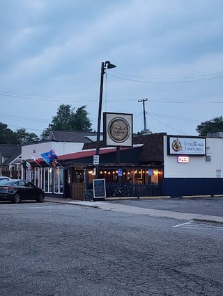 Stellas Black Dog Tavern