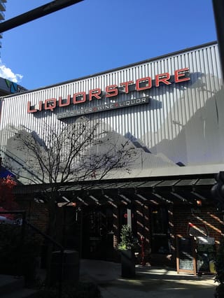 8Th Street Liquor Store