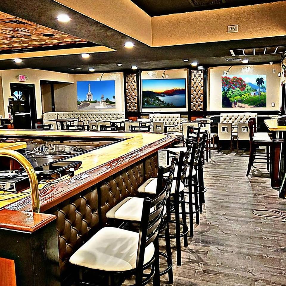 Tainos Cafe & Lounge