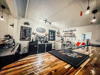 (b) Corner Cafe