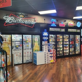 Kens Super Fair Food & Liquor
