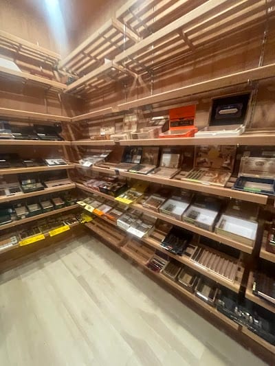 Pauls Cigar Lounge