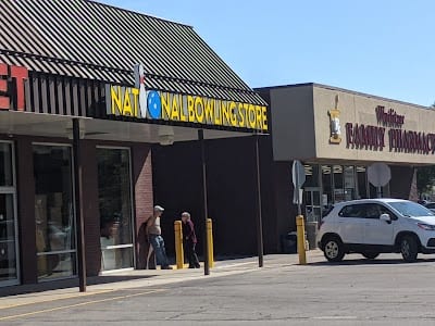 Budweys Food Market