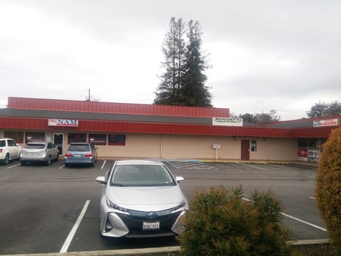 Voyager Liquor