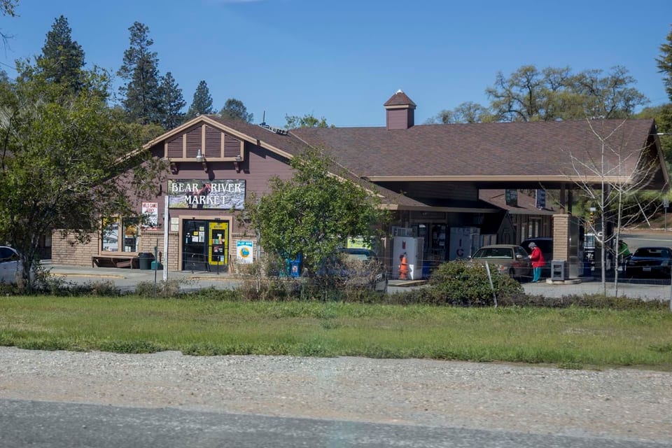 Best Gas Bear River Market - Grass Valley
