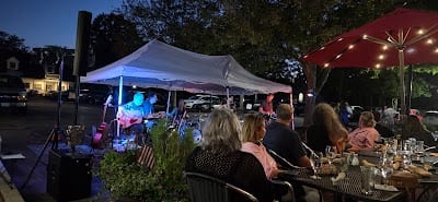 Ludwigs Inn & Oyster Bar