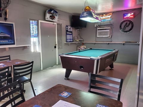 Jjs Tavern