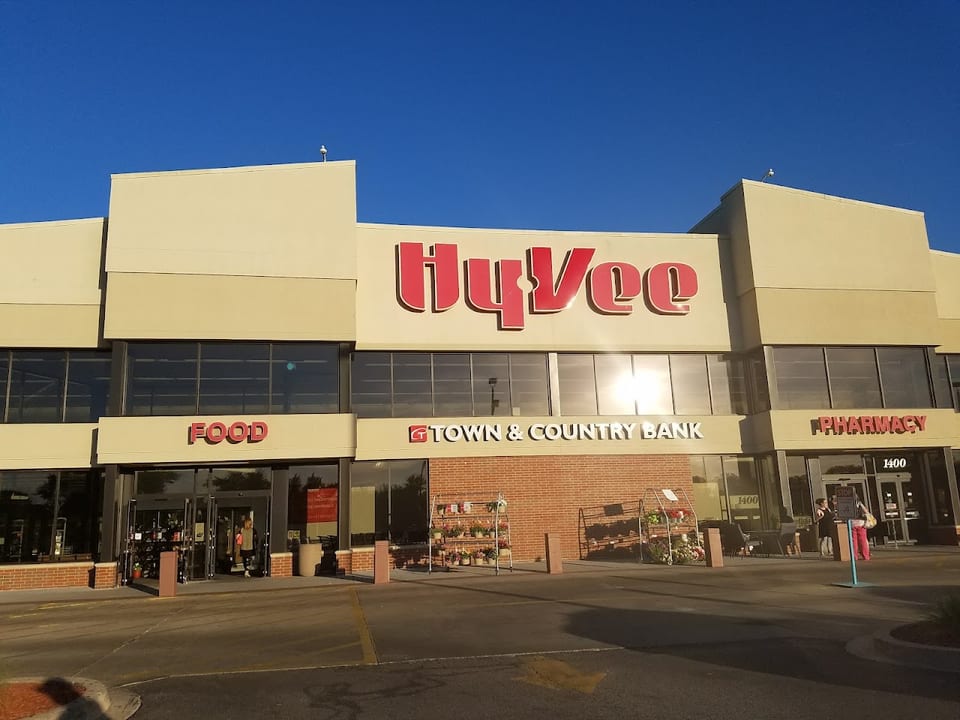Hy Vee Food Store