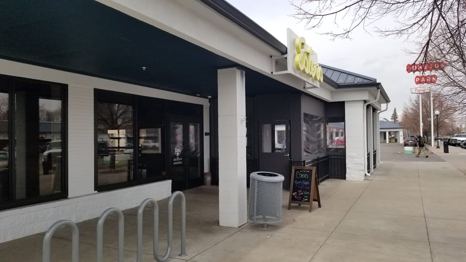 Esters Neighborhood Pub - Oneida