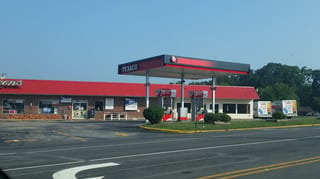 Leon's Food Mart (05)