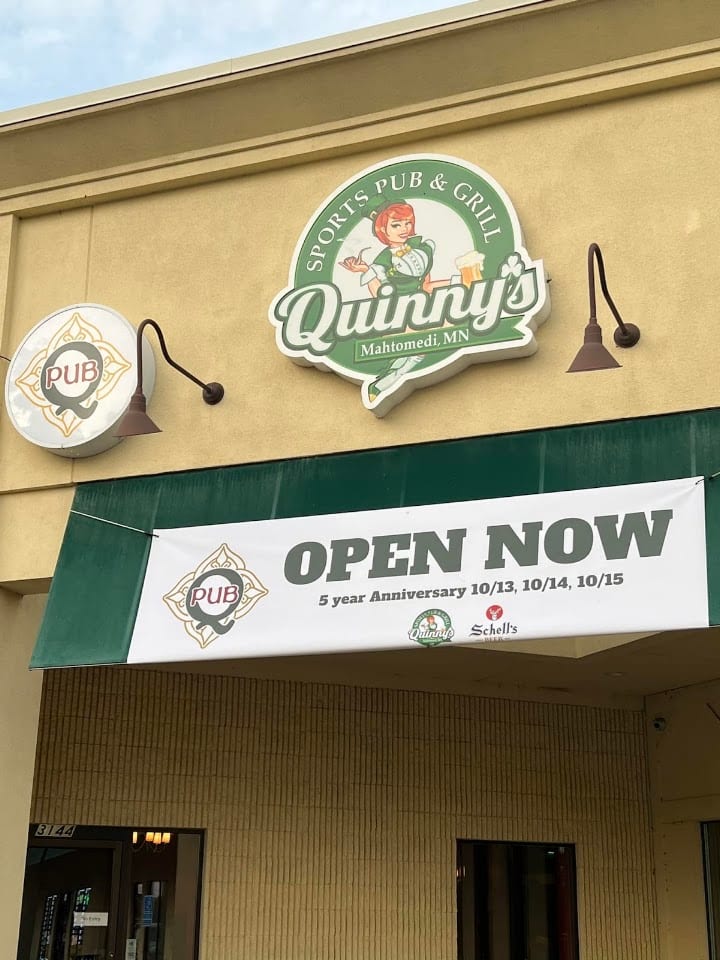 Quinnys Sports Pub & Gr #2046