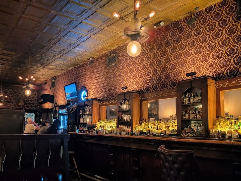 Esquire Tavern & Restaurant