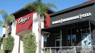 Oggis Sports Brewhouse & Pizza