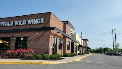 Buffalo Wild Wings Gril #3831