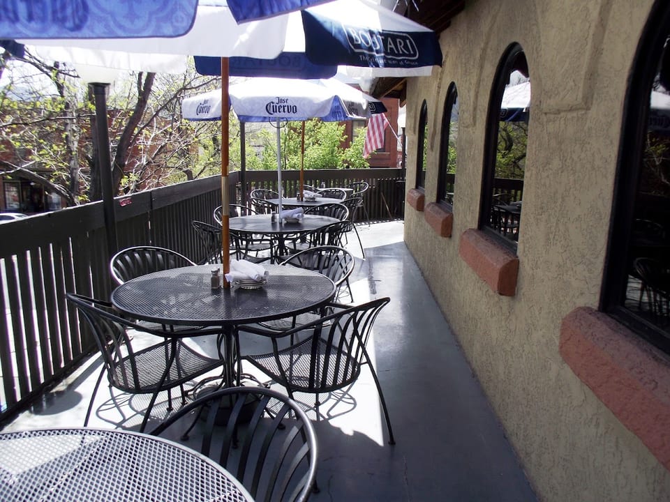 Jake & Tellys Bar & Grill