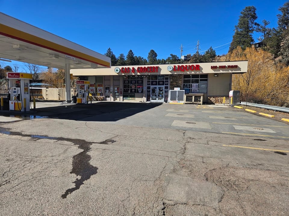 Mountain Liquor & Wine
