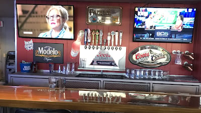 Louies Pub