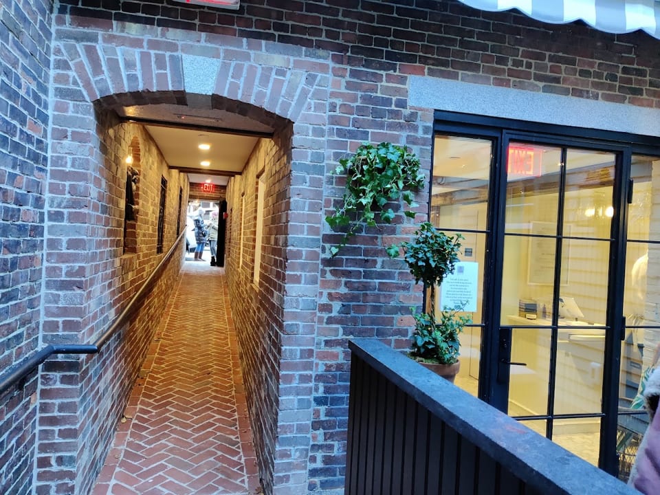 Beacon Hill Books & Café