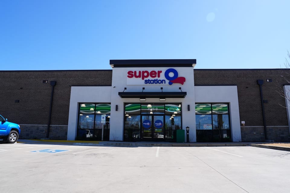 Super 9 BP Station