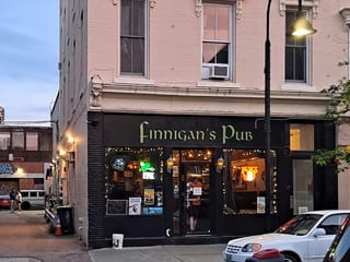 Finnigans Pub