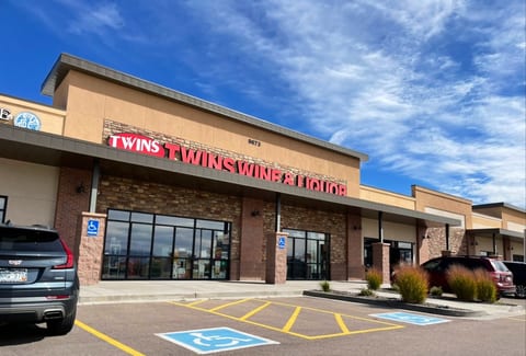 Twin Liquor