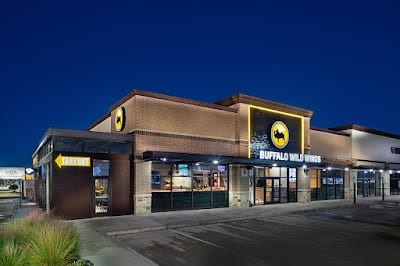 Buffalo Wild Wings Gril #3428