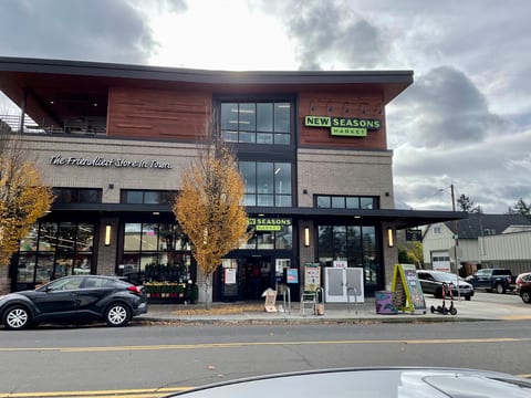 New Seasons Market