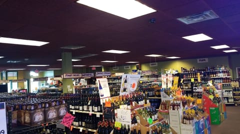 Chet S Liquor