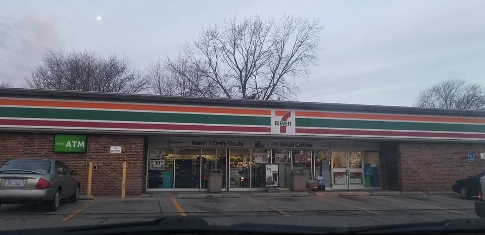 7-Eleven (Harper Ave)