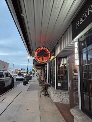 (b) Twisted Oak Venue