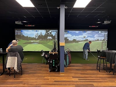 Dog Leg North Lounge & Indoor Golf